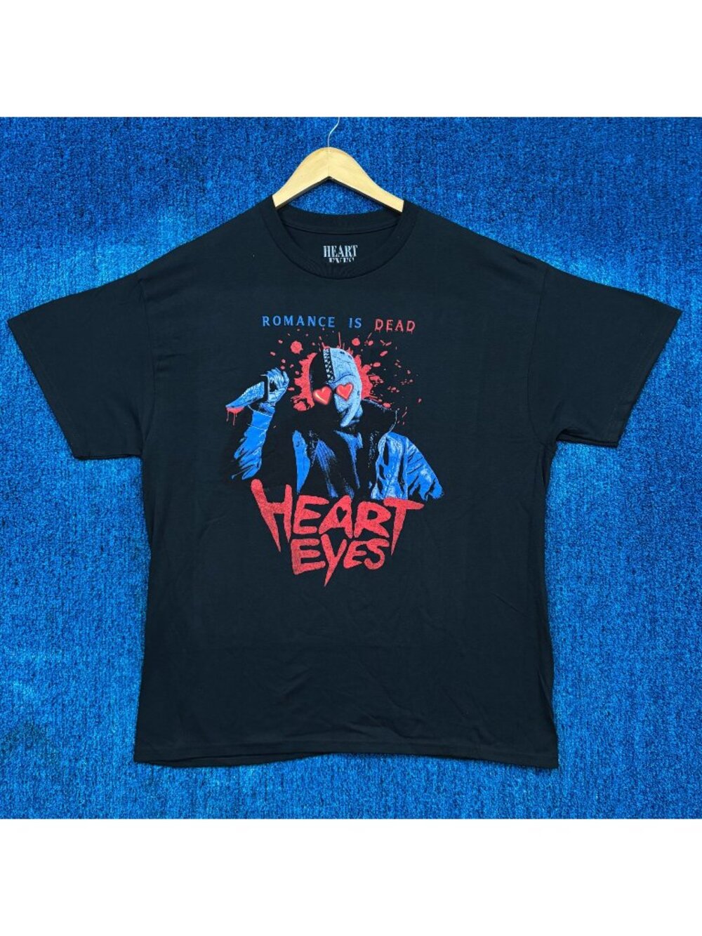 Heart Eyes "Romance Is Dead" Graphic Horror T-Shirt Size Extra Large